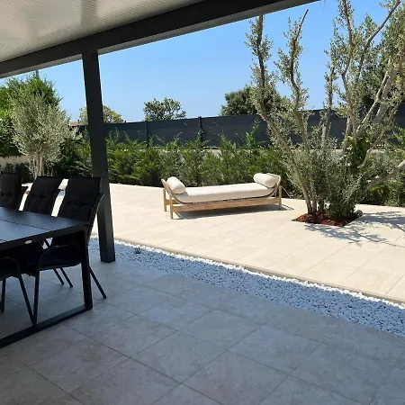 בית נופש Hisa Oljka Novigrad *